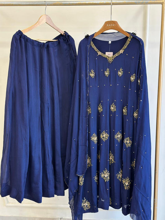 18767 Beautiful party wear anarkali