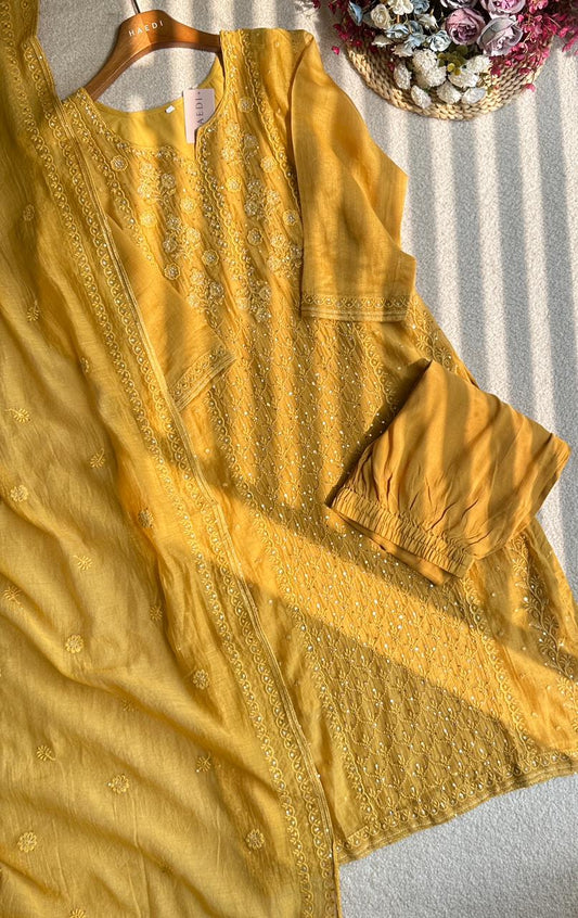 19410 / Premium Mulchanderi suit