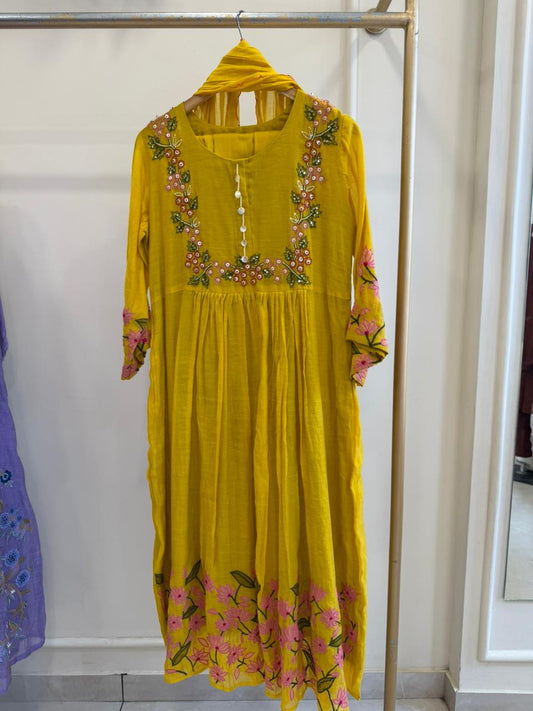 13224 Premium mulchanderi suit