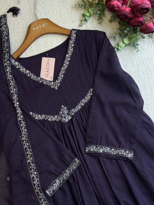 19952 Beautiful embroidered mul cotton suit