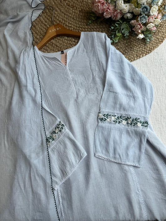 20012 Beautiful embroidered suit