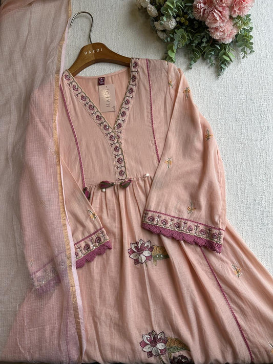 20038 Beautiful embroidered mulcotton suit