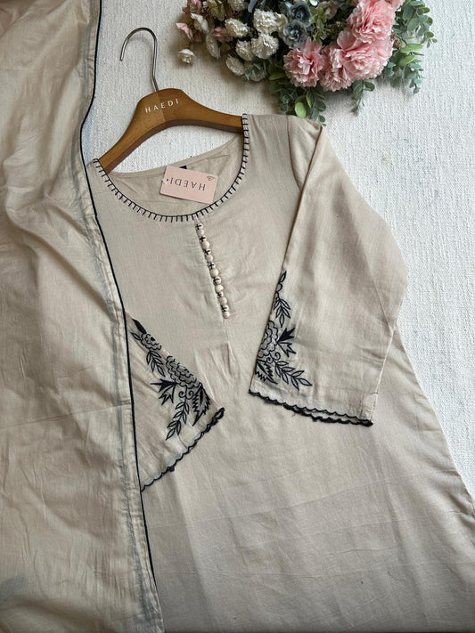 20058 Beautiful embroidered suit