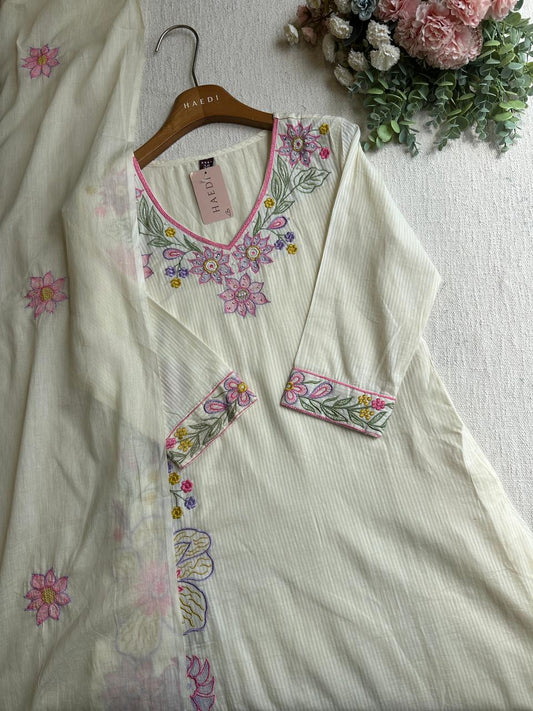 20163 Beautiful embroidered suit