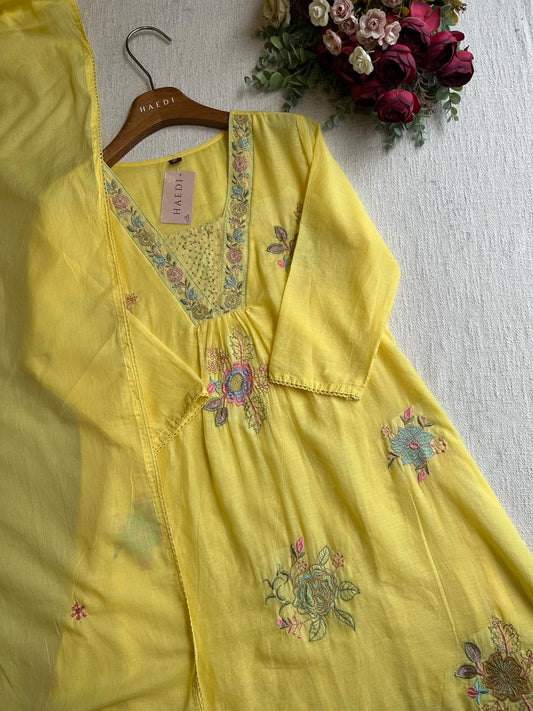 20479 Beautiful embroidered suit