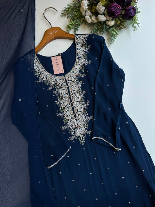 20550 Beautiful handworked partywear suit