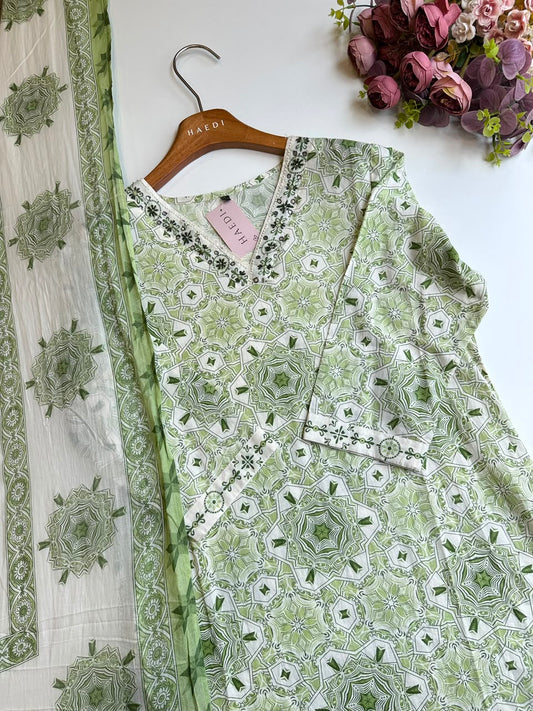 18189 Cotton suit
