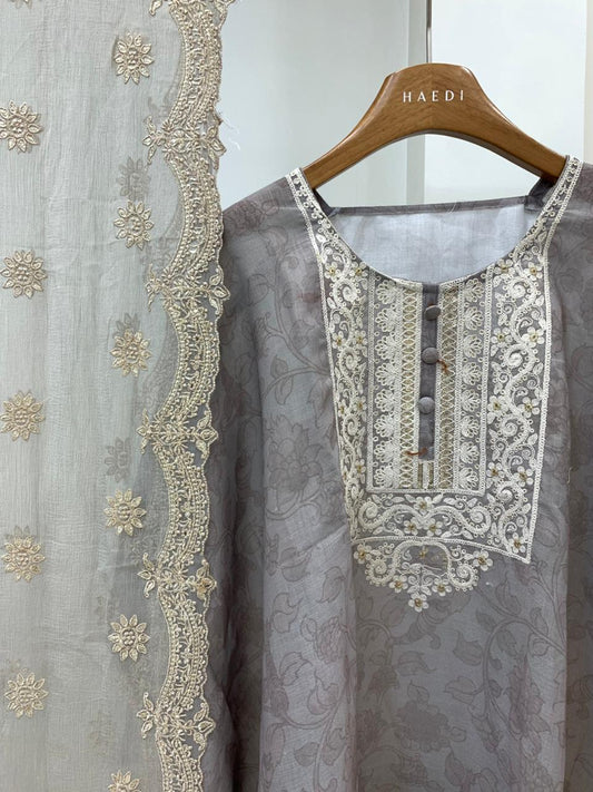CMD 10946 Semi Stitched Suit