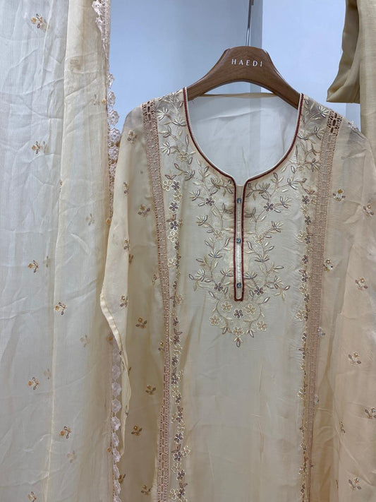 CMD 11456 Semi Stitched Suit