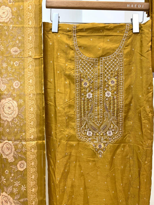 CMD 57395 Unstitched Suit