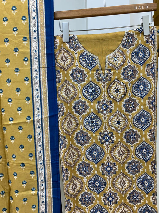 CMD 57399 Unstitched Suit