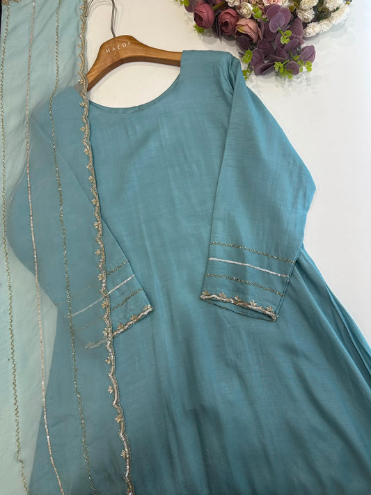 20584 Beautiful partywear suit