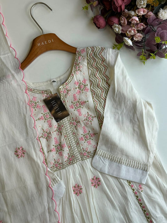 17386 Beautiful embroidered suit