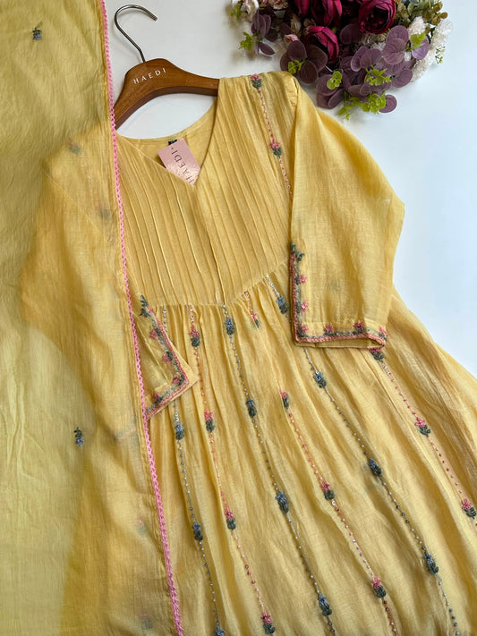 20614 Beautiful hand embroidered mulchanderi suit