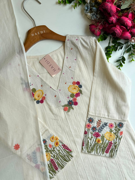 20690 Beautiful embroidered suit