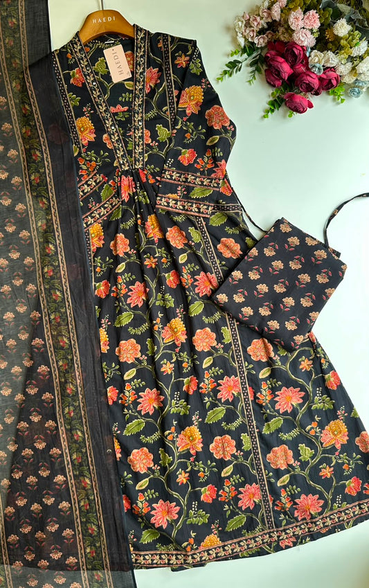 20366 Beautiful cotton suit