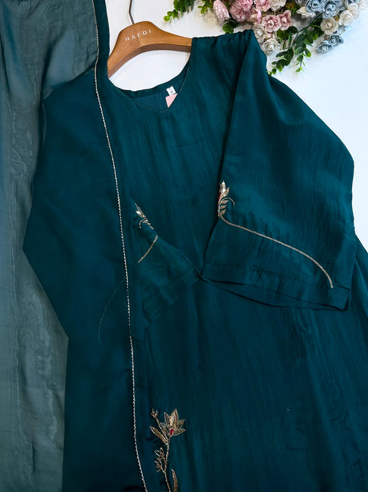 20916 Beautiful handworked dedigner suit