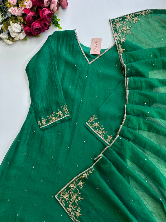 21030 Premium mulchanderi suit
