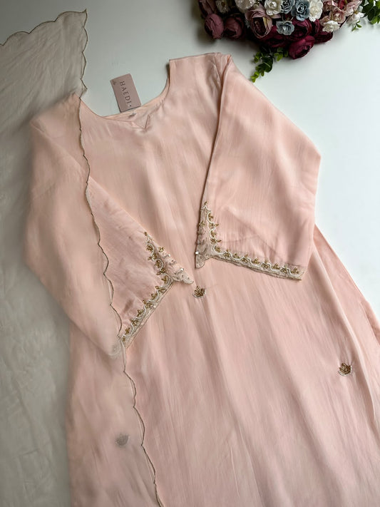 21174 Beautiful designer suit