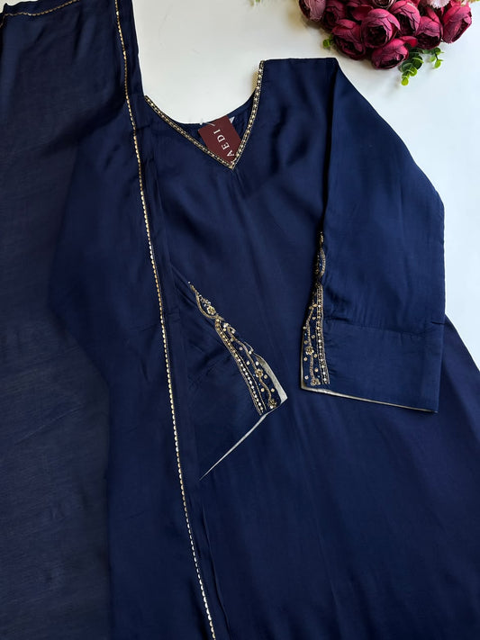 21210 Beautiful Designer Suit