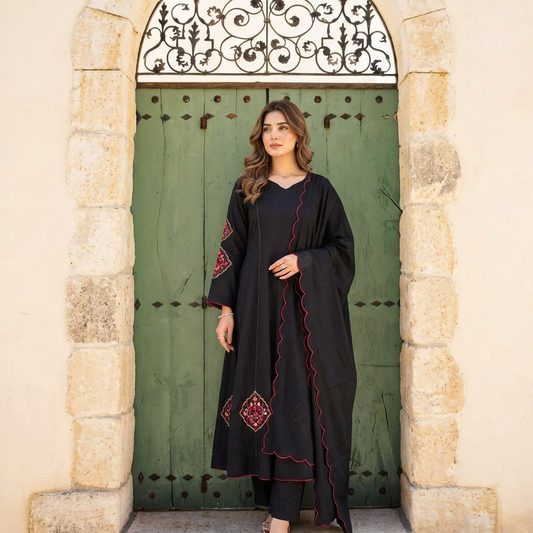 18738 Embroiderd suit