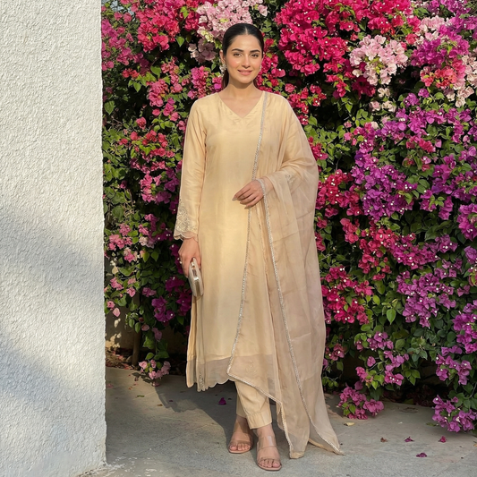 19053 Beautiful semipartywear suit