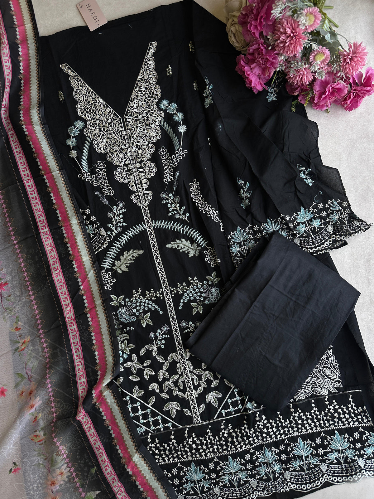 17953 Unstiched pakistani suit