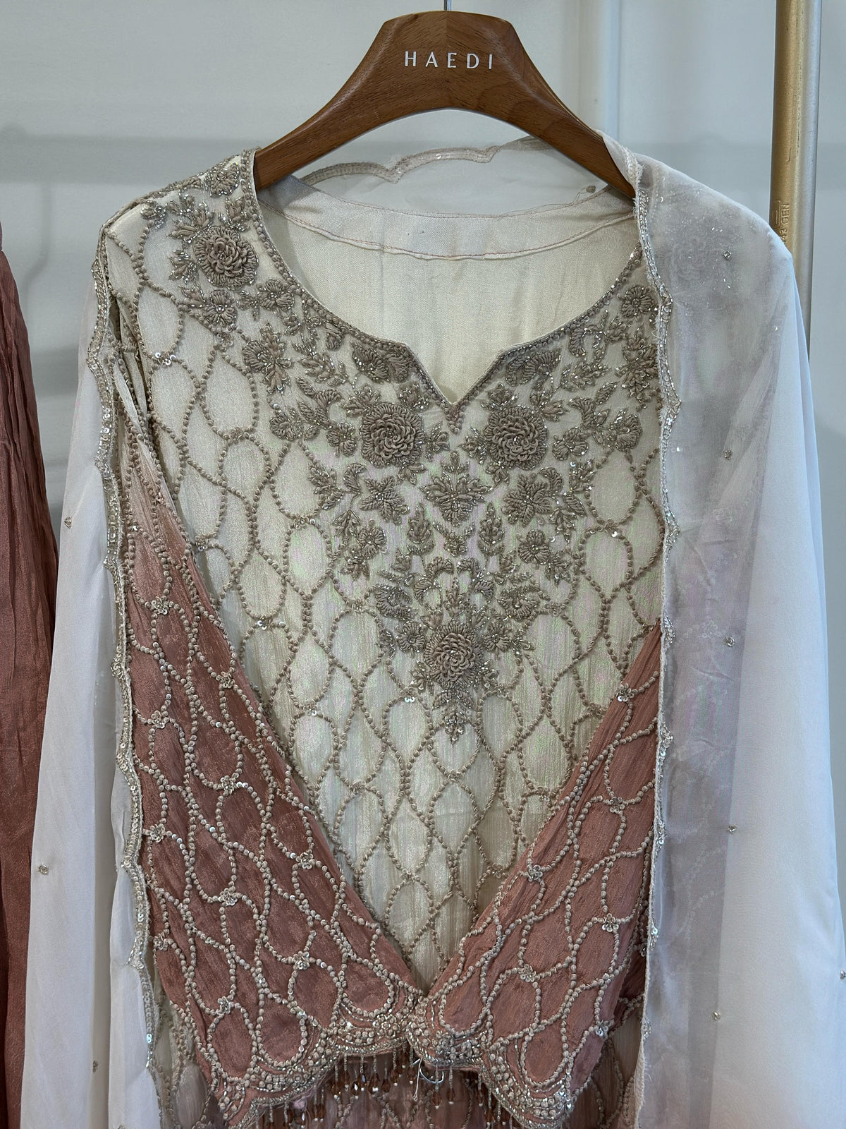 16575 Premium Chinnon Suit