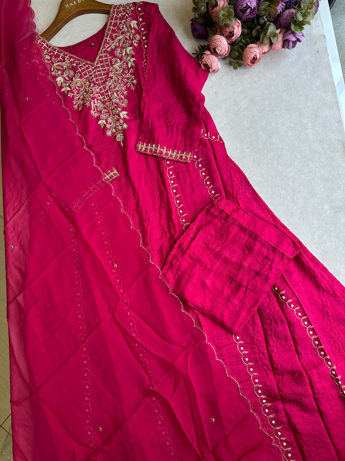 18092 Premium Handworked suit