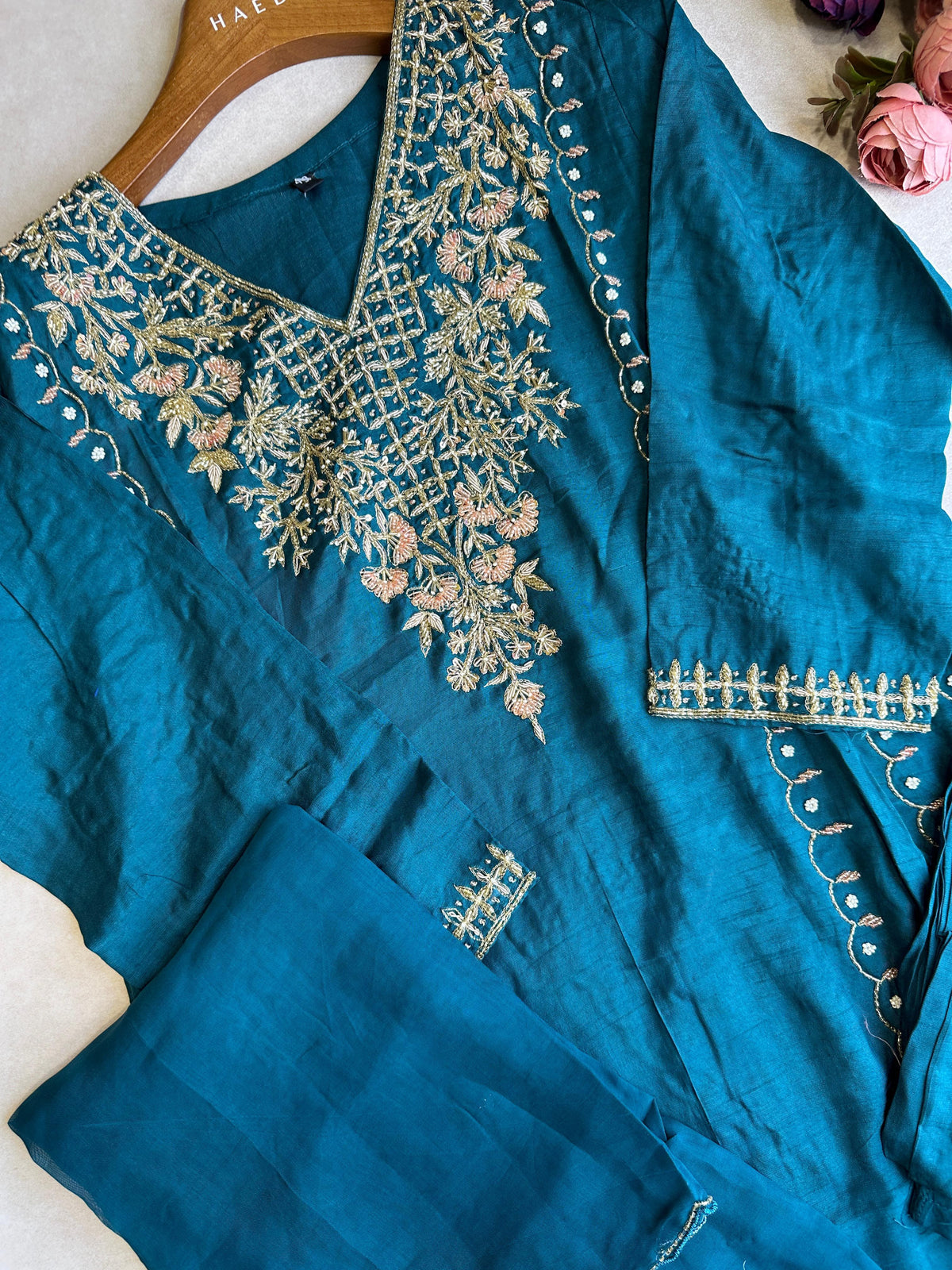 18092 Premium Handworked suit