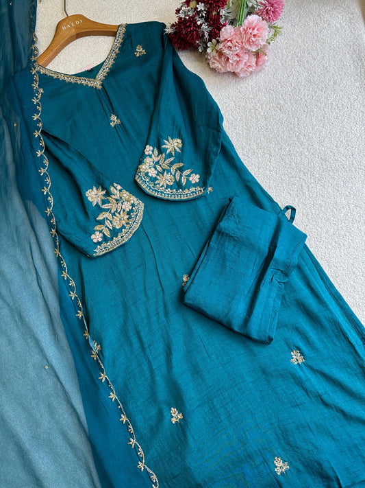 18548 Beautiful handworked suit