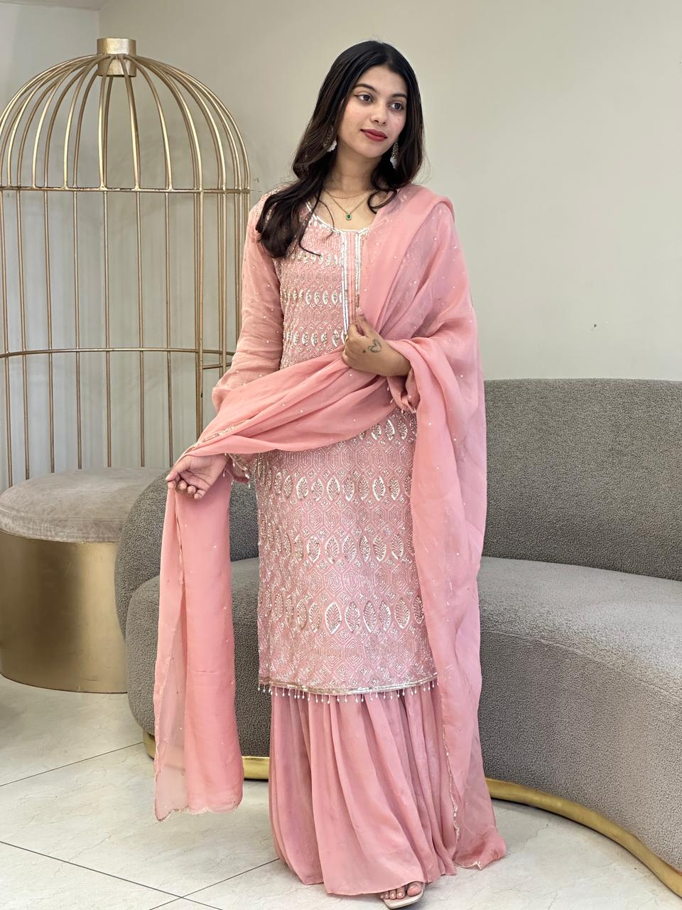 16571 Heavy partywear suit