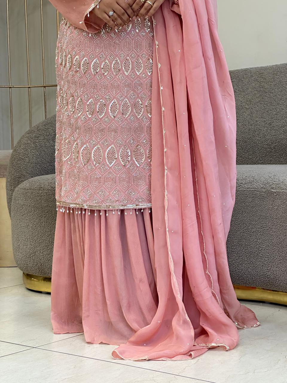 16571 Heavy partywear suit