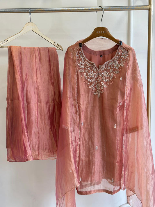 18894 Premium organza tissue suit