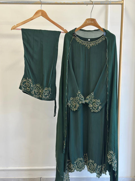 18930 Beautiful handworkrd suit