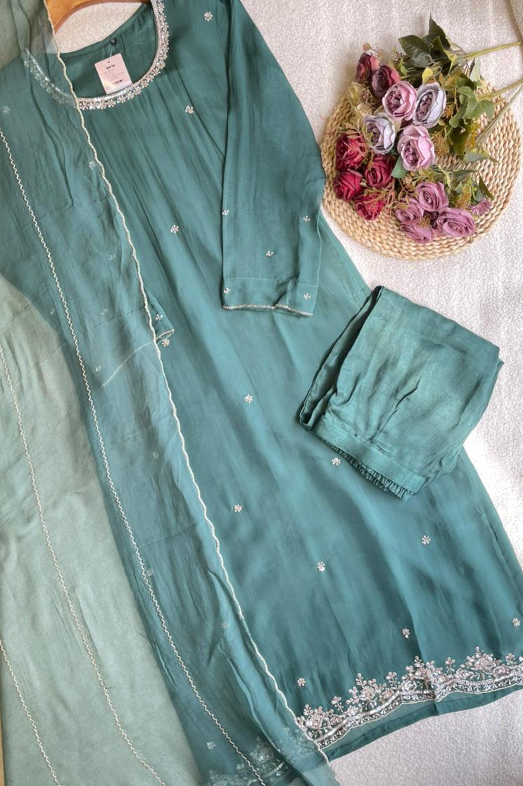 18929 Beautiful handworked organza suit