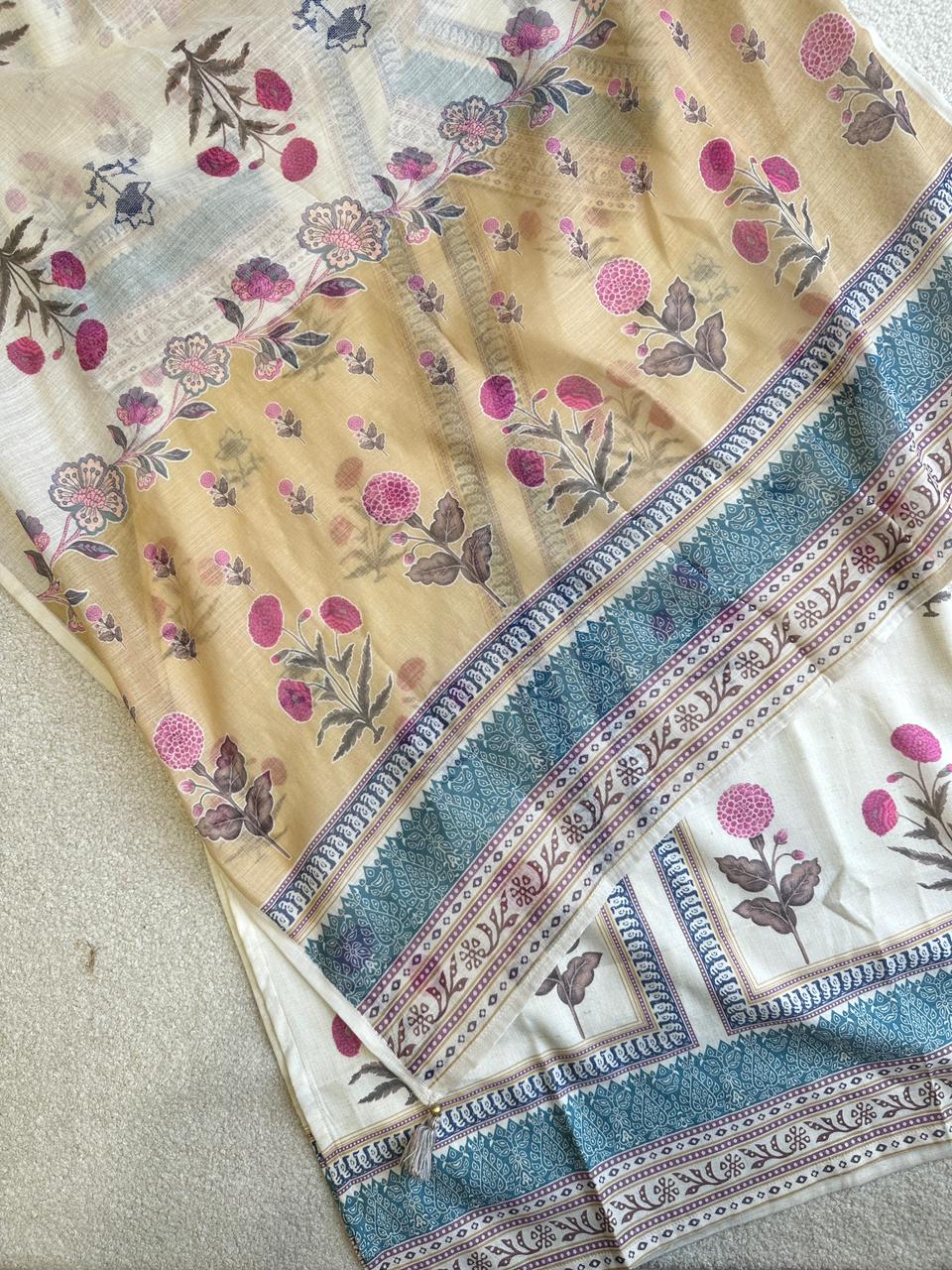 19348 Beautiful handworked suit