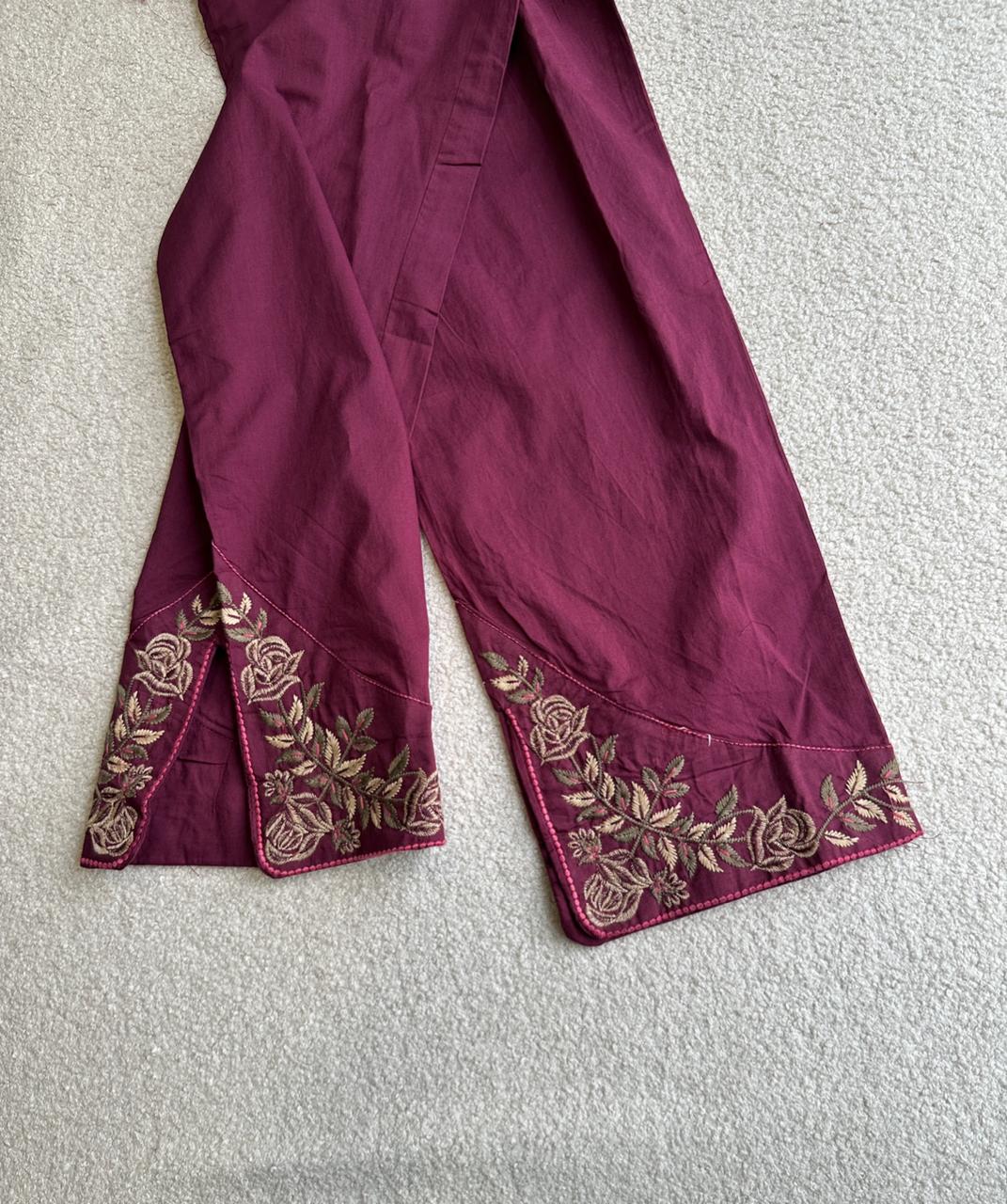 19260 Cotton embroidered suit