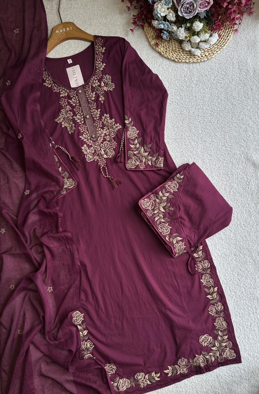 19260 Cotton embroidered suit