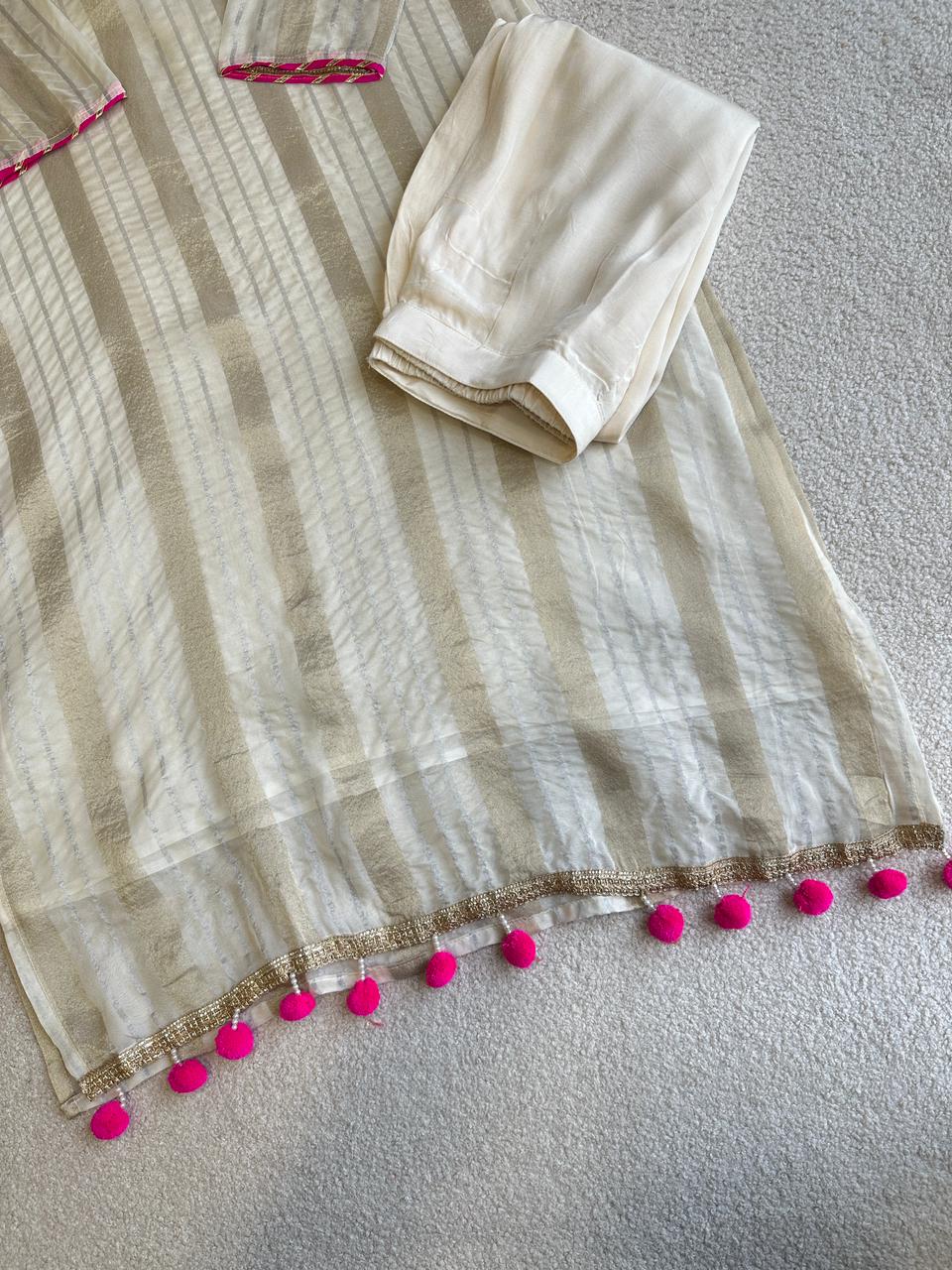 19355 Beautifull soft tissue silk suit