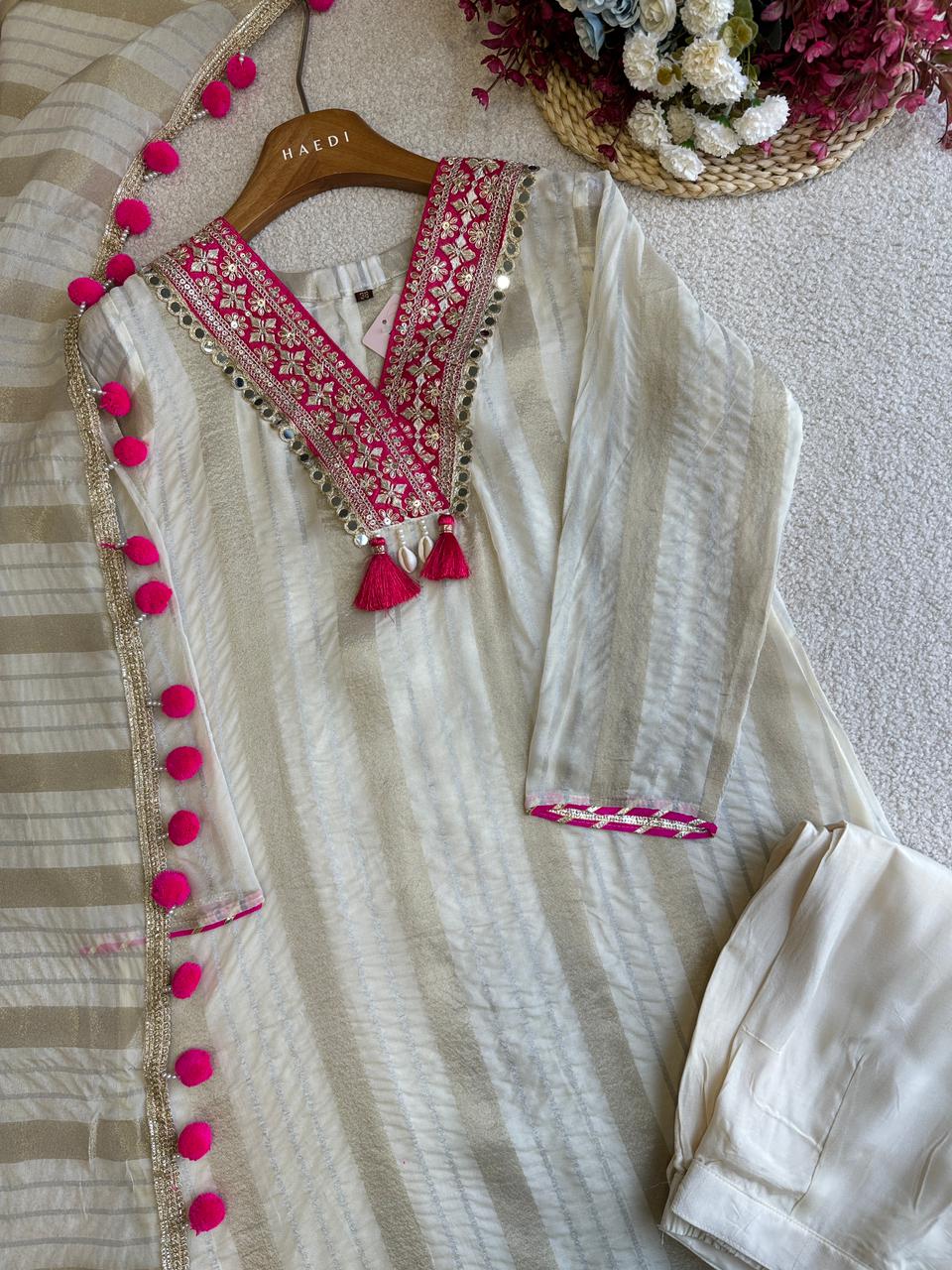 19355 Beautifull soft tissue silk suit