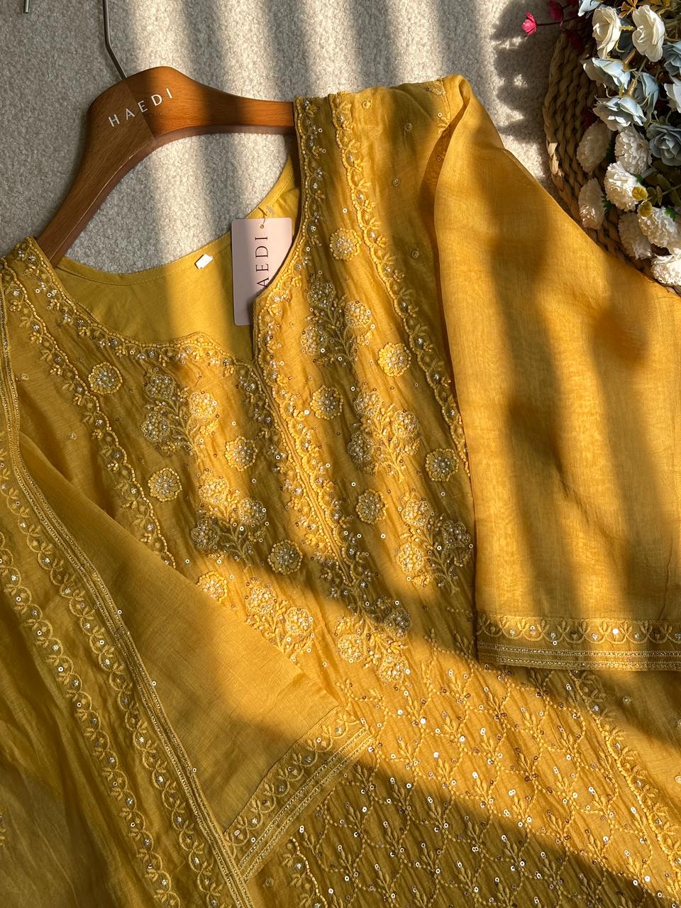 19410 / Premium Mulchanderi suit