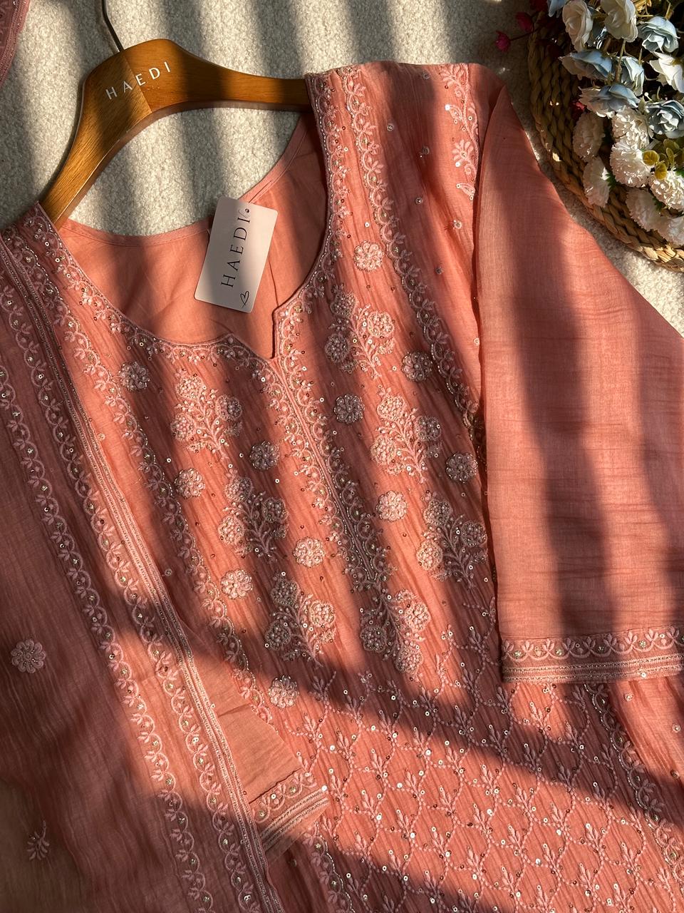 19410 / Premium Mulchanderi suit