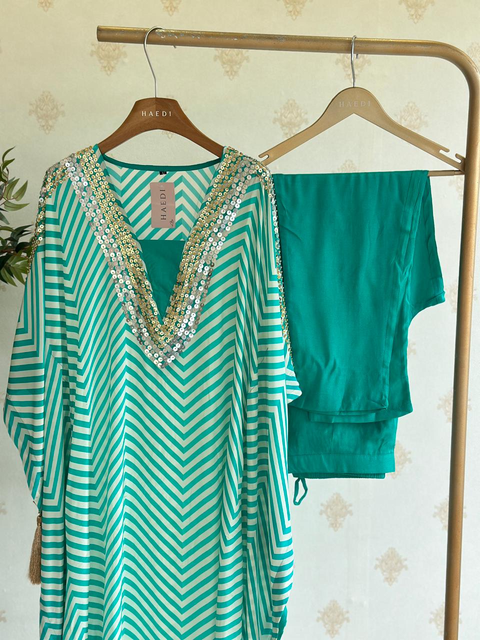 19408 / CMD 57385 Beautiful Crepe silk kaftan