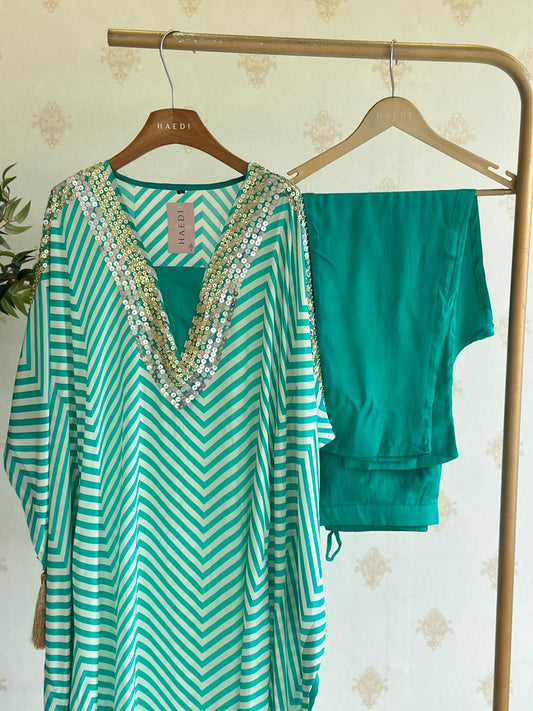 19408 / CMD 57385 Beautiful Crepe silk kaftan