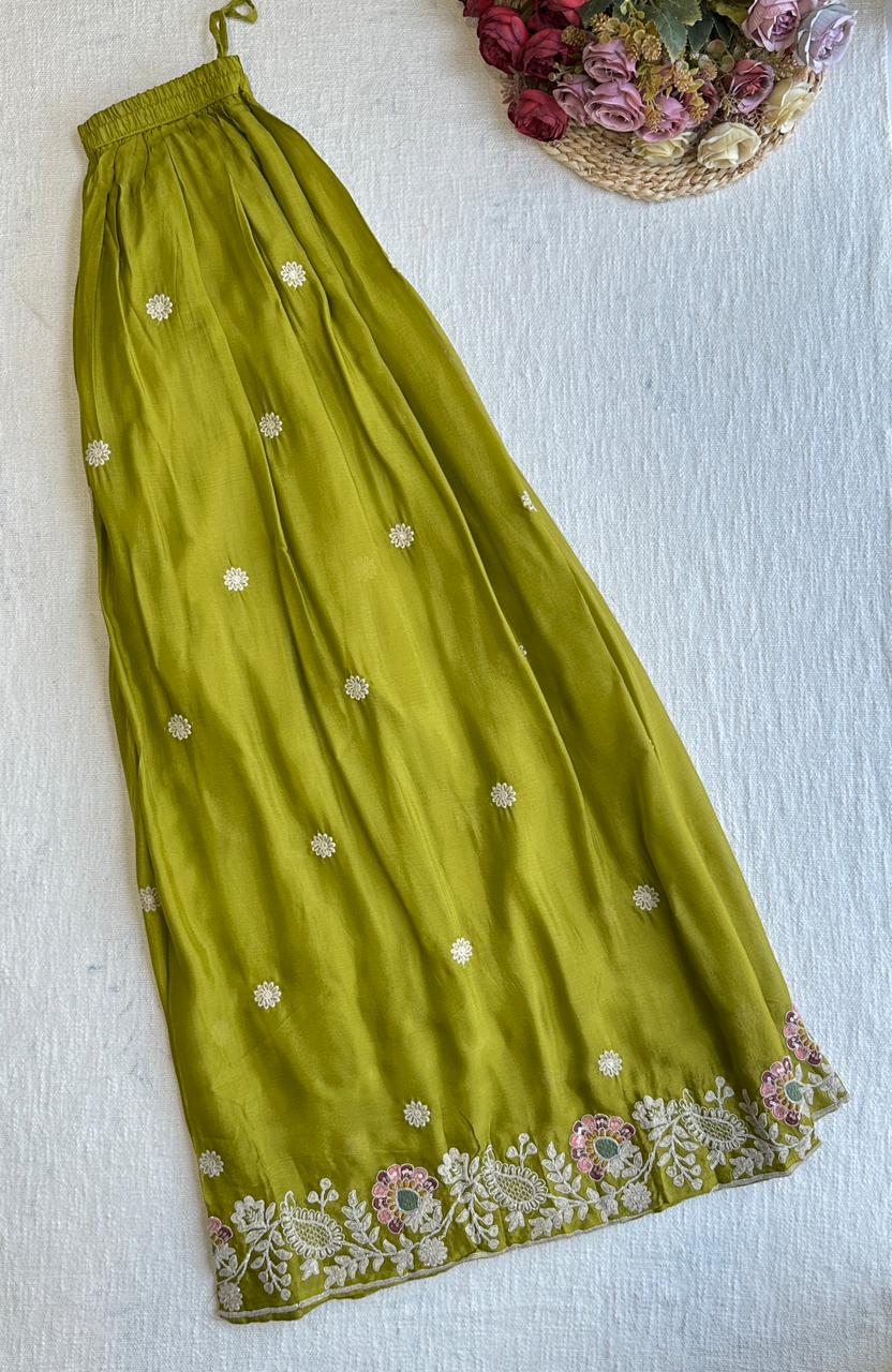 19365 / CMD 57279 Beautiful kurti palazzo set