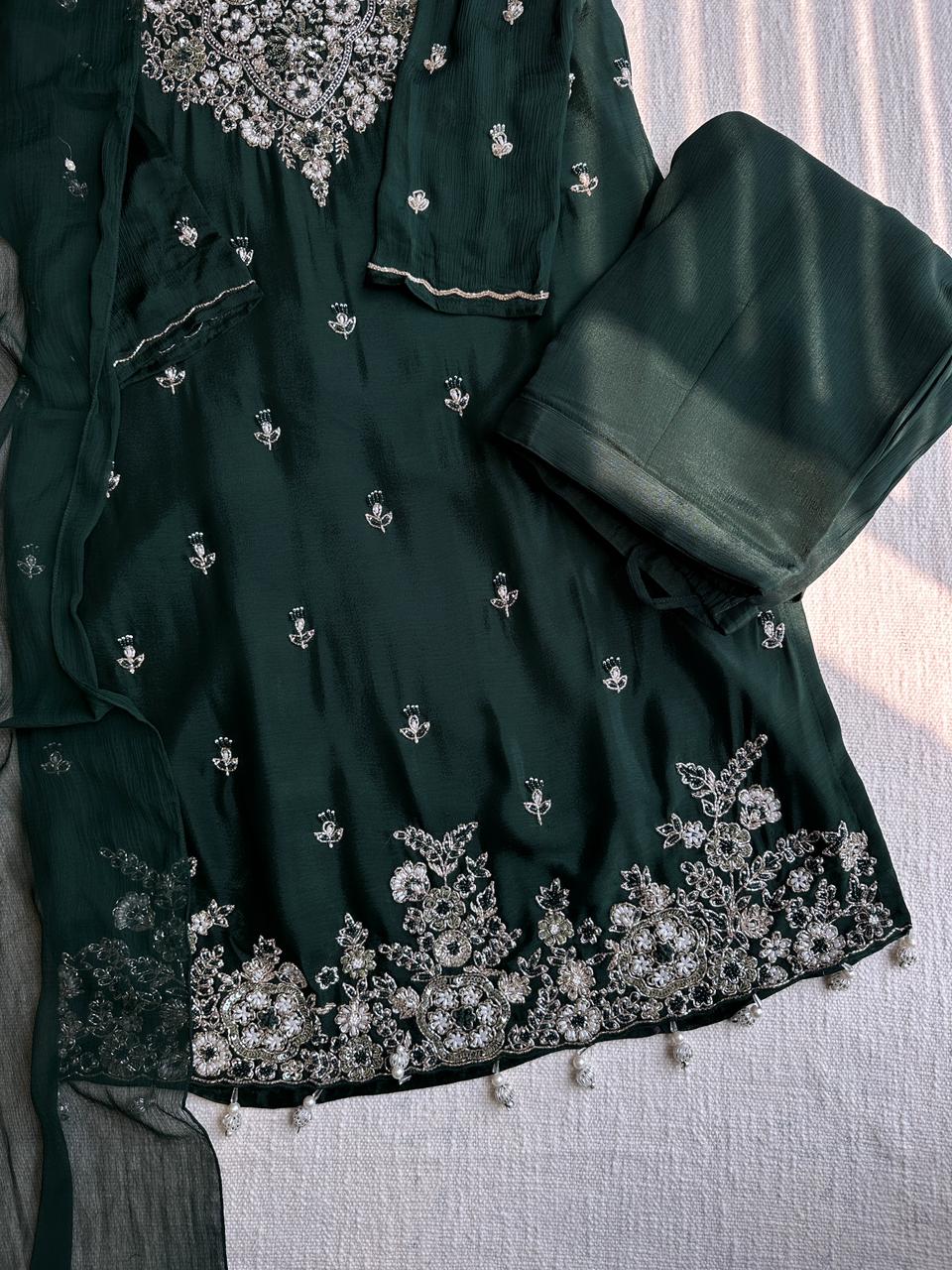 19403/57390 Premium handworked partwear  suit