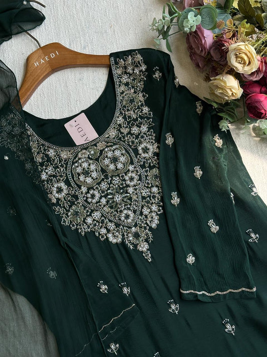 19403/57390 Premium handworked partwear  suit
