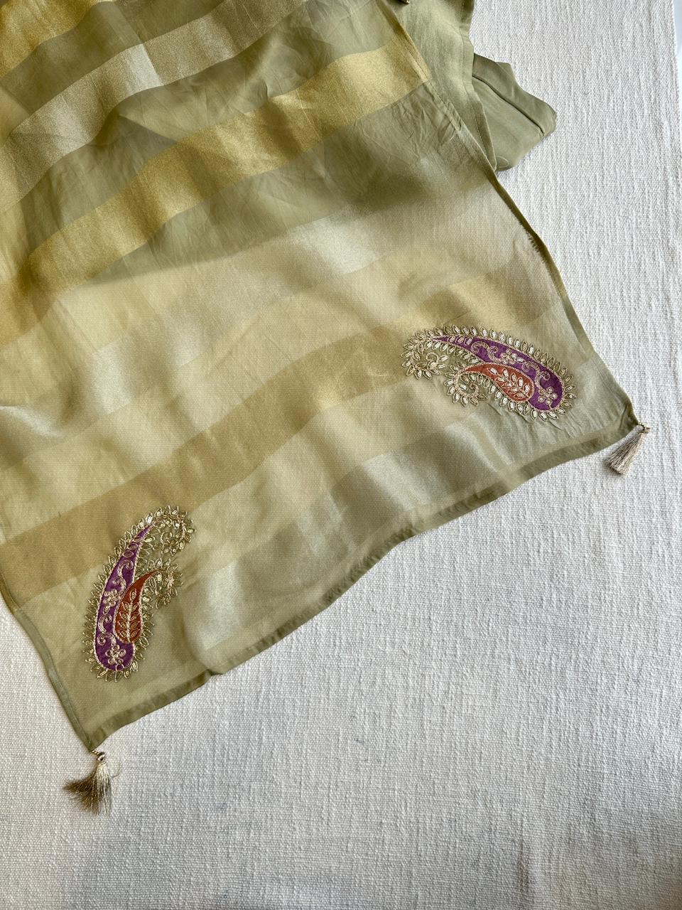Beautiful soft tissue silk suit/19361