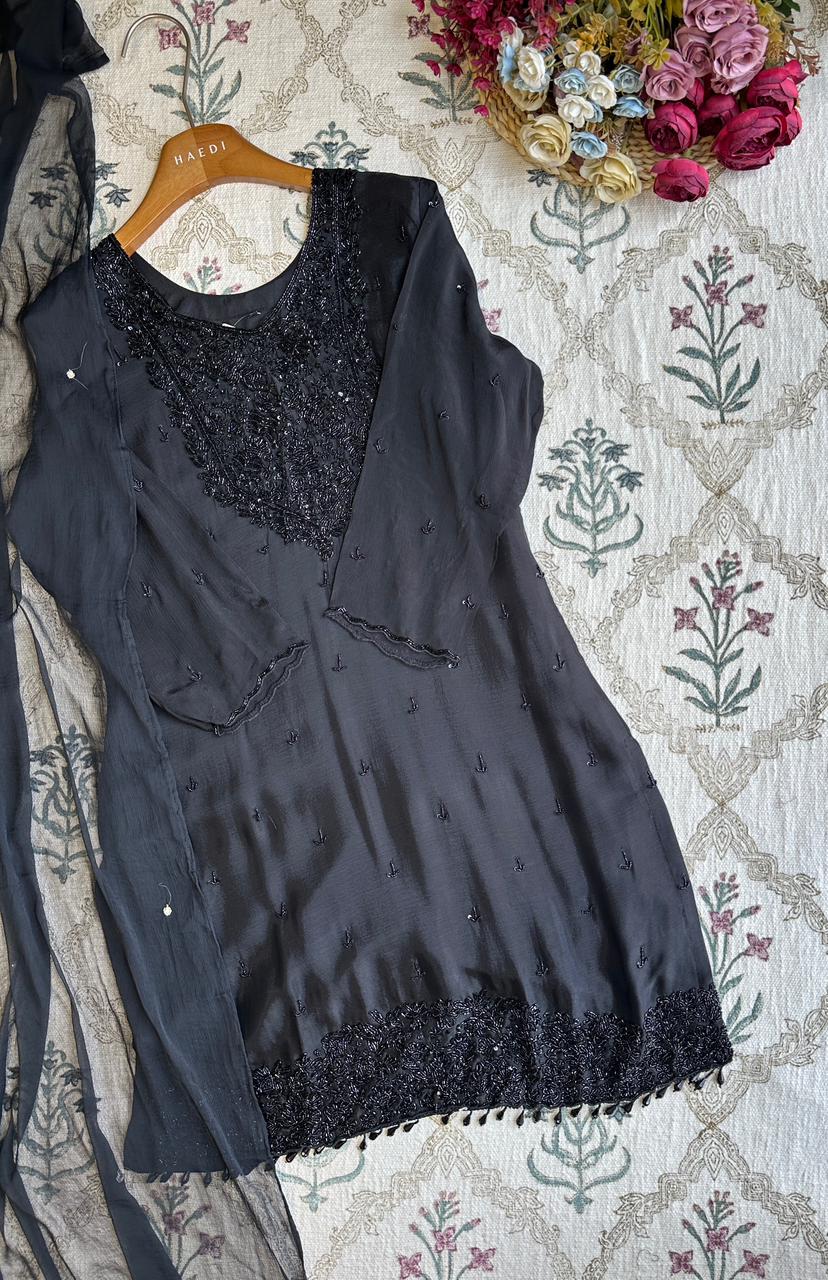 57308 Beautiful partywear suit